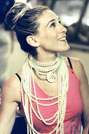 Carrie Bradshaw is my ultimate - ep63_carrie_pearlnecklaces