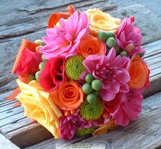 http://t2.gstatic.com/images?q=tbn:1dTKM9GV-Hs3CM:http://www.foxglovesflowers.com/images/bridal%2520bouquet%25202.jpg