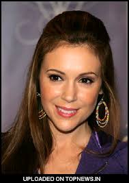 Alyssa Milano Navel