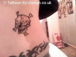 skull and crossbones tattoo