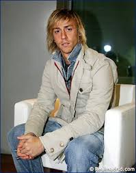 صور للاعبين ريال مدريد Guti_buena