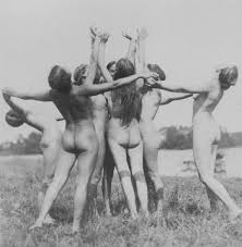 http://t2.gstatic.com/images?q=tbn:6vNiTHCV5mkfQM:http://www.humboldtliving.com/images/articlepics/early-hippies.jpg
