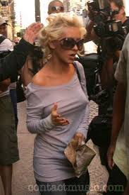Christina Aguilera no clothes