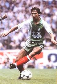 الكرة التى لعب بها منتخب الجزائر 1982 +1986 وكرة 2010 Madjer