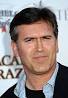 Bruce Campbell - Biografie und Filmografie - images?q=tbn:ANd9GcQ-4VIaOeW9YtCn52B_OJXUGNmjt3MWREJ2Bykwax3uIpwtNqoGyBm-yqM