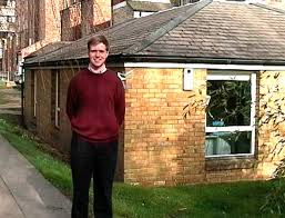 Picture of Peter Chew outside Oxford University Phonetics Laboratory - peter2