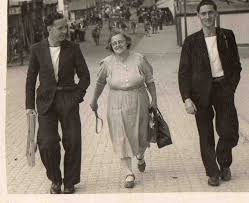 Maurice Goodwin, Mrs Goodwin, Charlie Wheelhouse in Mablethorpe. Photo coutresy of Doreen Wheelhouse - Maurice-Goodwin-Mrs-Goodwin-Charlie-Wheelhouse-in-Mablethorpe.-Photo-coutresy-of-Doreen-Wheelhouse-nee-Windle