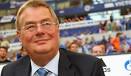Schalkes Präsident Josef Schnusenberg hat klar Stellung gegen fremde Investoren und für die "50+1"-Regelung bezogen. Die Entwicklung in England sei "nur ...