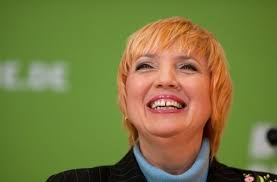 Sie will <b>sehr gerne</b> Spitzenkandidatin werden: Parteichefin Claudia Roth. - media.media.148eb587-6e98-4fba-bd3d-1b6a799d9d42.normalized