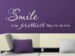 Wandtattoo A smile is the prettiest thing you can wear Wandspruch - 1759_0-Wandtattoo-prettiest-Smile-Spruch