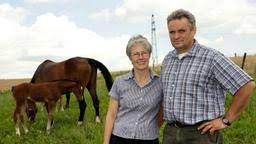 Gabriele Briem - Land und lecker - ARD | Das Erste - gabriele-und-hans-juergen-briem-betreiben-einen-pferdehof-100~_v-vars_939cfa