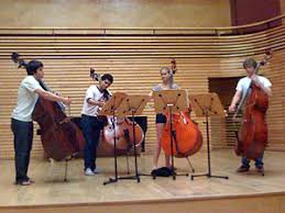 Players are: Rodrigo Moro, Ruan Bartman, Kristina Edin and Ben Daniel-Greep. Menuhin Bass quartet rehearsing 2010 - MenuhinQ2010