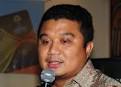 Tim Sukses Erwin Aksa Ambil Formulir Pencalonan Ketua Umum PSSI. Erwin Aksa - erwin-aksa-_110414120614-369
