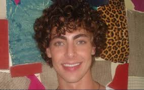 O Mr. Gay Brasil 2008 Marcos Igor Grabowski, de 22 anos, diz que tem um vínculo muito forte com a sobrinha, que tem 10 anos. “Tenho um instinto paterno ... - 0,,15473026-EX,00