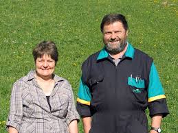 Brigitte und Markus Jutzeler. Herzlich willkommen bei Markus Jutzeler, Landmaschinen und Fahrzeuge, Oberwil im Simmental. Wir sind eine lokal verankerte, ... - brigitte_und_markus_jutzeler