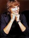 1.5 Men+ Ashton Kutcher? - images?q=tbn:ANd9GcQCvFJeIiIB_KZLZiL8i02L2txTxsngIWSuobn4dEX8v48_G7sSpPGM2-E