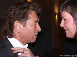 Peter Maffay und Doris Hutter. Neu: Bild als E-Postkarte verschicken! Für größere Version auf Bild klicken. - Nur für registrierte Benutzer. Bild 24 von 72 - 24