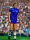 Dixon ends United title hopes in 86 and Busby Babes win 5-6 in London!