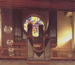 Sie ist nach den Plänen von Wolf-Ulrich Reitebuch von der Firma Freiburger Orgelbau, Hartwig Späth gebaut worden. Die lebendige und harmonische Gestalt der ...