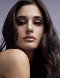 Nargis Fahkri