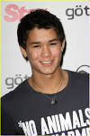 http://cdn2.team-twilight.com/wp-content/uploads/2010/04/christian-serratos-booboo-stewart-star-07.jpg