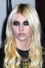 http://netstorage.metrolyrics.com/artists/large/1260314937/taylor-momsen-taylor-momsen-dating-paul-weller-s-son.jpg