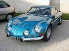 voiture dans un champ