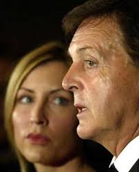 Rochelle Mutton, London October 23, 2006. Heather Mills and Paul McCartney. Photo: Reuters. THE acrimonious McCartney-Mills divorce saga has the British ... - mills_mccartney_narrowweb__300x372,0