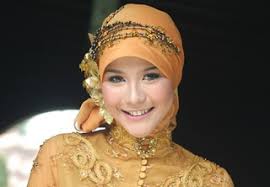 Model Kreasi Aksesoris Jilbab Pengantin Muslimah