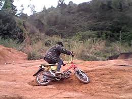 aksi lucu motocross kutambaru - YouTube