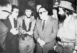 Cuban President Manuel Urrutia with Che Guevara and Camilo Cienfuegos - 53887