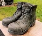 of a pair of army boots. - via Daymix