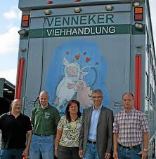 Firmeninhaber Albert Venneker (2.v.r.) mit seiner Frau Petra, seinem Bruder Heinz (r.) sowie seinen beiden Mitarbeitern Martin Dubrowski (l.