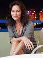 http://upload.wikimedia.org/wikipedia/commons/thumb/f/f2/JacquelineBissetSept08.jpg/220px-JacquelineBissetSept08.jpg