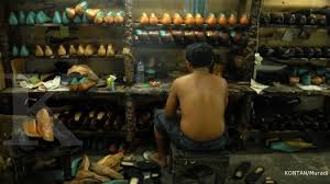 Usaha sepatu: Biar diinjak, labanya melejit