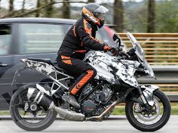 KTM Super Duke GT, Motor Gede untuk Touring