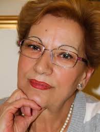 Rita Sanna è nata in Sardegna dove ha insegnato per molti anni. Attualmente vive a Roma dove ha continuato la professione di docente. - rita-sanna