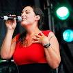 http://upload.wikimedia.org/wikipedia/commons/thumb/0/0e/Caro_Emerald_%E2%80%93_live_at_Zoetermeer.jpg/220px-Caro_Emerald_%E2%80%93_live_at_Zoetermeer.jpg