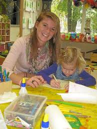 Das Bild zeigt Sabrina Pfister im städtischen Kindergarten Burladingen. Foto: ProgymnasiumFoto: Schwarzwälder-Bote. Burladingen.