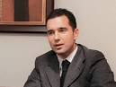 Borznik Dean Čendak sestavlja
