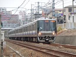 阪和線|JR西日本、阪和線向け新型電車「225系」を公開 より丸みを帯びた ...