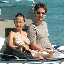 Spider-Man star Tobey Maguire, who turned the big 3-0 on June 27, takes a sunny jaunt with longtime girlfriend Jennifer Meyer as the couple vacation on the ... - tobeym05june8um4rw