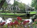 Giethoorn – Village in Holland with No Roads
