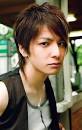 dan Ikuta Toma (kanan)