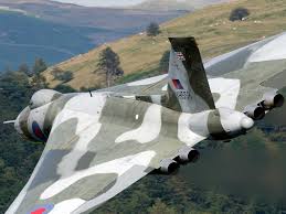 لنمسح الغبار عن قاذفة الـ Avro Vulcan Images?q=tbn:ANd9GcQjIw7dE7mrlx1z-xmXlfpmMYJGNRLrqnLaAnwOb_WXXDMJ7JI8Rg