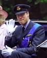 http://upload.wikimedia.org/wikipedia/commons/thumb/8/8c/Prince_William_of_Wales_RAF.jpg/220px-Prince_William_of_Wales_RAF.jpg