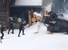 Daniel Craig transforms into a gun wielding 007 for Spectre shoot.