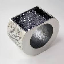 Jewellery by the contemporary jewellery designer ELAINE COX - hollow_ring6805_1