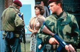 Julie Walters as Bernie McPhelimy and Elizabeth Donaghy as Sinead McPhelimy in Shooting Gallery\u0026#39;s Titanic Town - 2000. Post date: Posted 4 years ago - jr82vxm856ljmx58