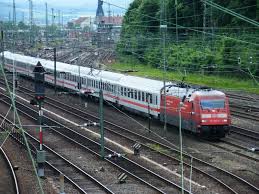 Ein IC mit Lok der BR 101 auf dem Weg in die Abstellgruppe. Ein IC mit Lok der BR 101 auf dem Weg in die Abstellgruppe. Dirk Federau